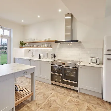Host & - Solimar House * Whitby