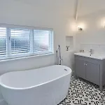 Host & - Solimar House *