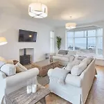 Nyaraló Host & - Solimar House