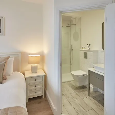 Host & - Solimar House بيت للعطل *