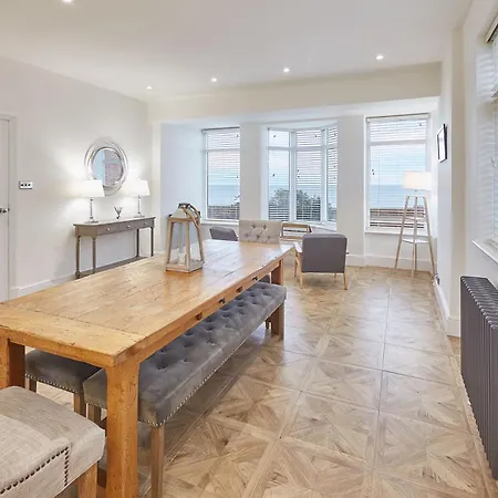 Host & - Solimar House *