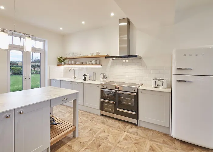 Host & - Solimar House * Whitby